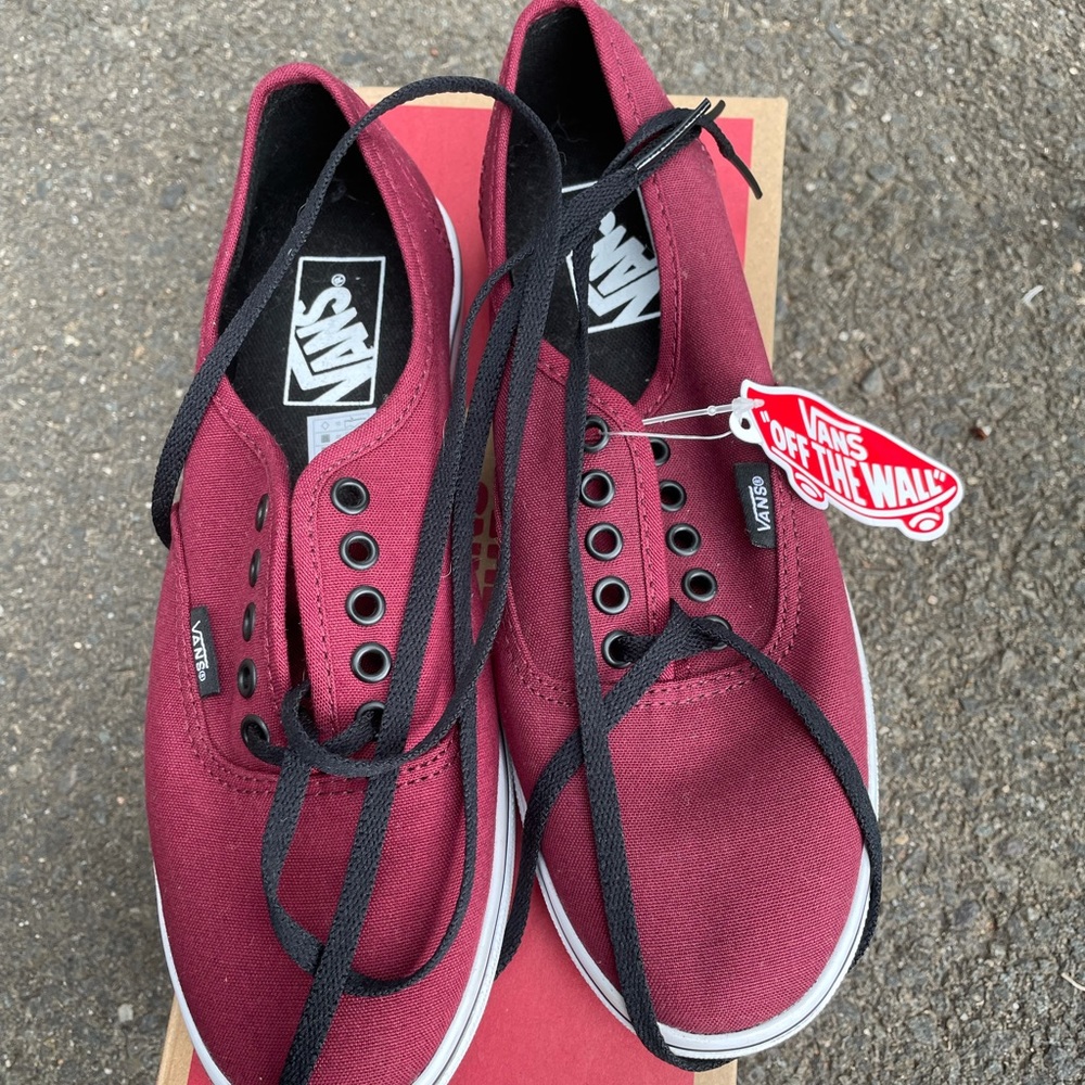 Women’s 7.5 Vans Sneakers